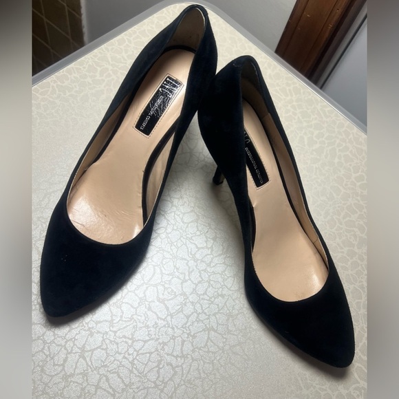 I•N•C International Concepts | ladies Zitah suede heel shoes. Size: 8.5 - Picture 2 of 16